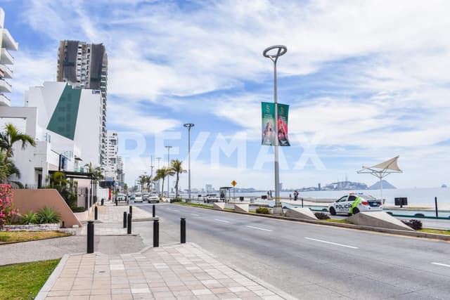 OCEAN VIEW CONDO IN MALECON