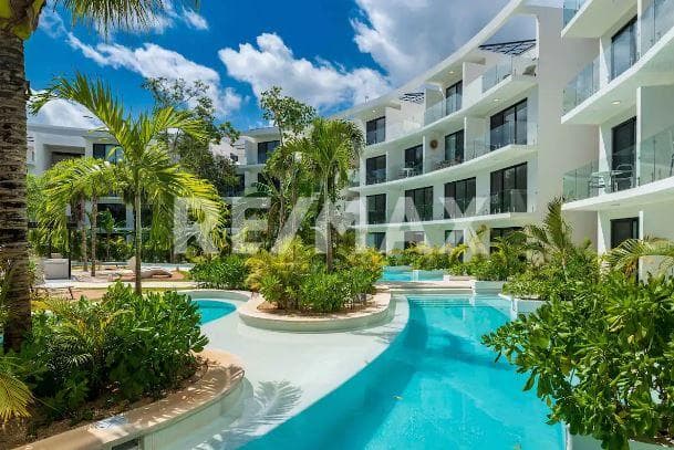 PH 4 REC POOL JACUZZI