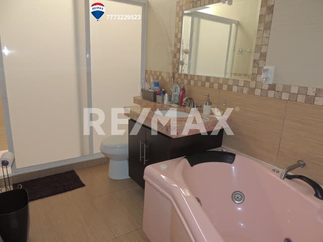 Venta de casa en calle cerrada, Col.Palmira, Cuernavaca…Clave 4234