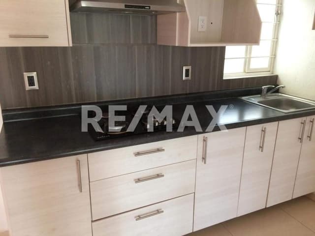 CASA CON DEPARTAMENTOS EN VENTA