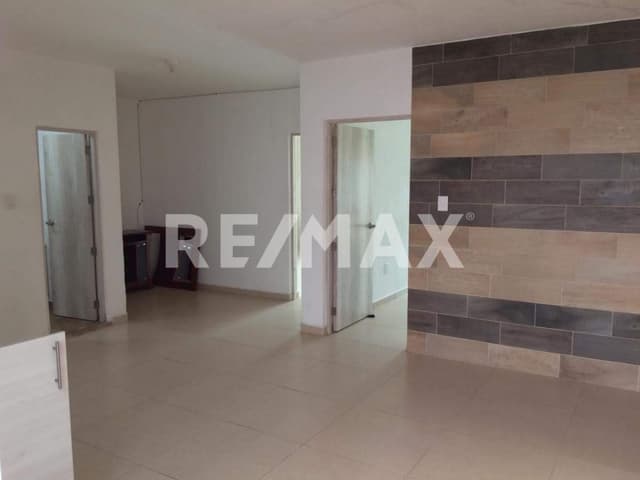 CASA CON DEPARTAMENTOS EN VENTA