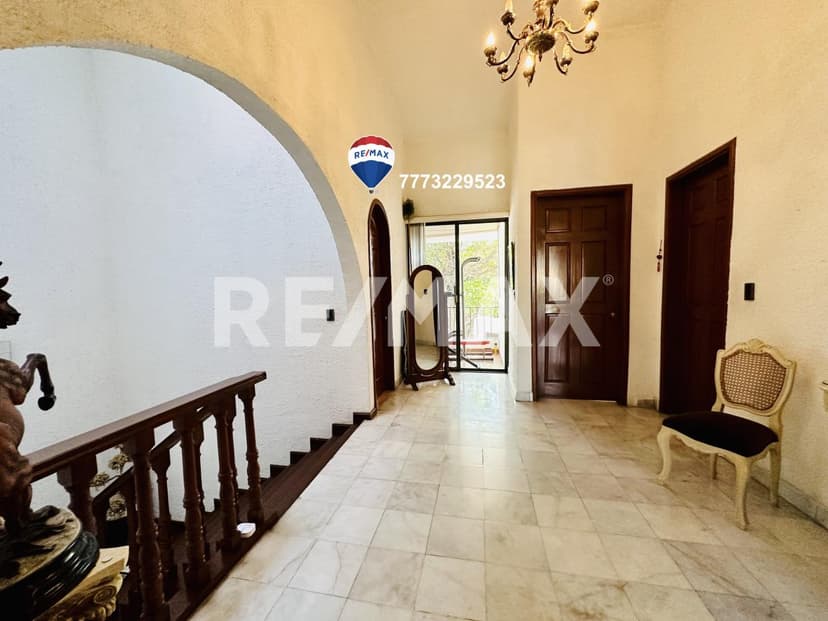 Venta de casa en Palmira, Cuernavaca, 4 recamaras...Clave 4240