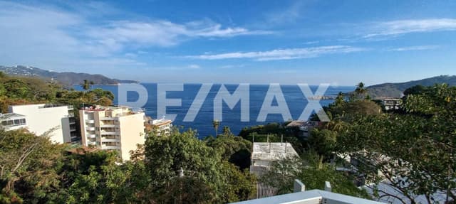 VENTA DE CASA CON VISTA AL MAR