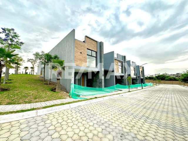 Casa en Lomas de Angelopolis