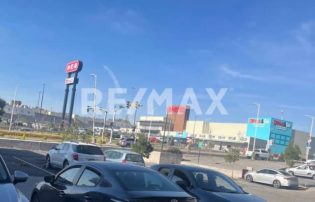 LOCAL COMERCIAL PLAZA EL MIRADOR, EN RENTA