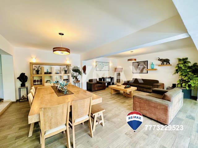 Venta de residencia, Fracc. Leñeros, Vista Hermosa, Cuernavaca, Morelos...Clave 4283