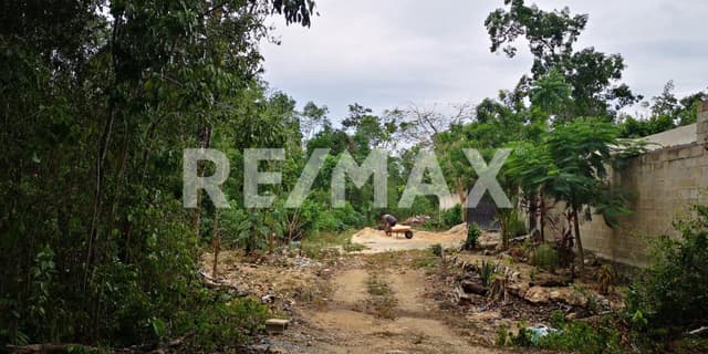 EN VENTA TERRENO UBICADO EN MACARIO GÓMEZ, TULUM
