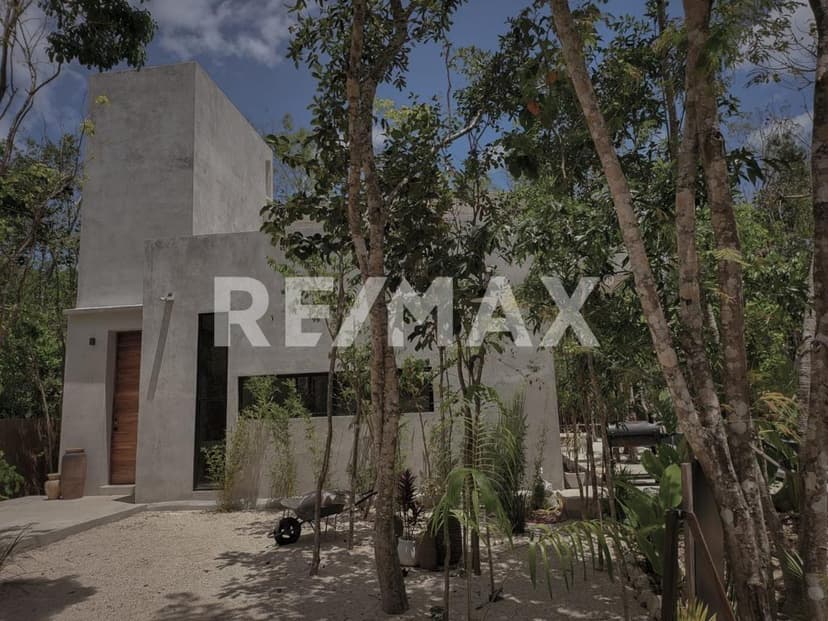 EN VENTA BONITA CASA UBICADA EN MACARIO GÓMEZ, TULUM