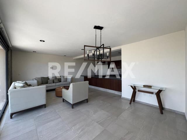 PH semi amueblado en Renta en Zibatá con Vista al Campo de Golf | 213 m² | Terraza, Family Room y Amenidades