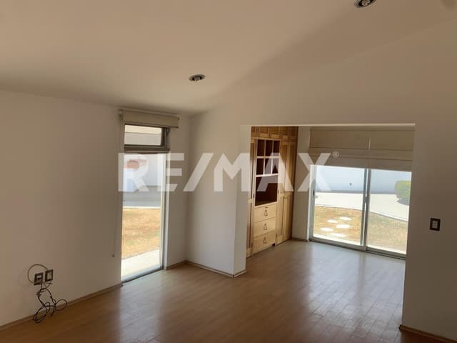 CASA VENTA DE UN PISO FRACC VILLA ANTIGUA 