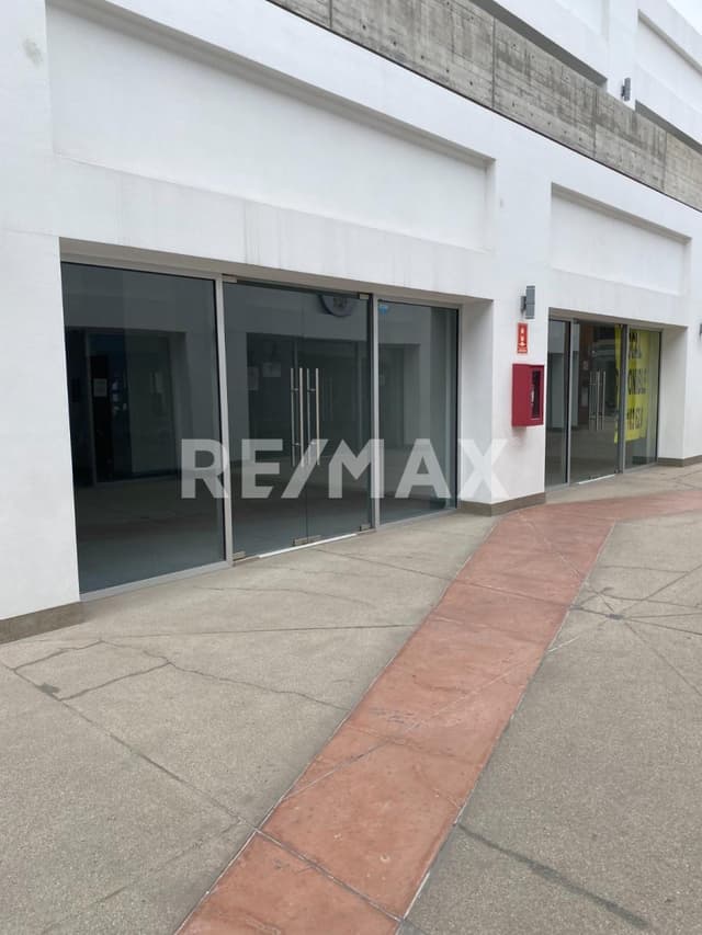 LOCAL EN RENTA DE 52.47 M2, EN BLVD. GUSTAVO DIAZ ORDAZ, TIJUANA B.C.