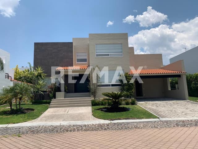 CASA EN VENTA EN EL CAMPANARIO