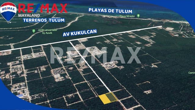 En venta media hectárea en región 15 a dos kilómetros de la playa de tulum.