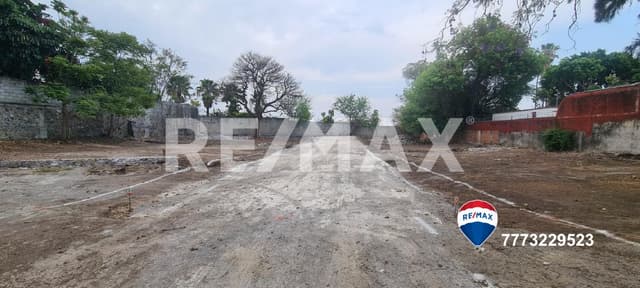 Venta de 6 lotes residenciales en condominio, Palmira, Cuernavaca...Clave 4300