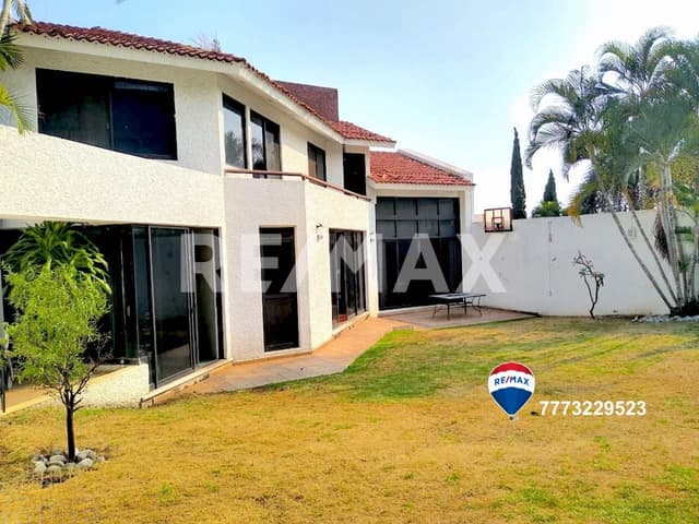 Venta de casa en Villas del Lago, Cuernavaca, Morelos...Clave 4301