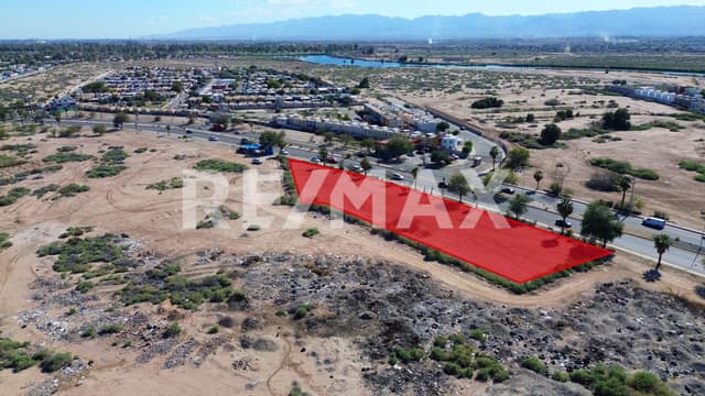 TERRENO COMERCIAL EN RENTA SOBRE SANTIAGO VIDAURRI