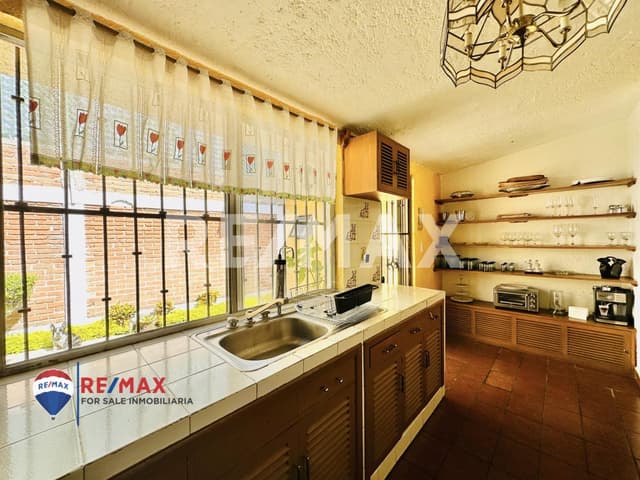 Venta de casa un nivel, Col. Jardines de Cuernavaca, Cuernavaca, Morelos...Clave 4314