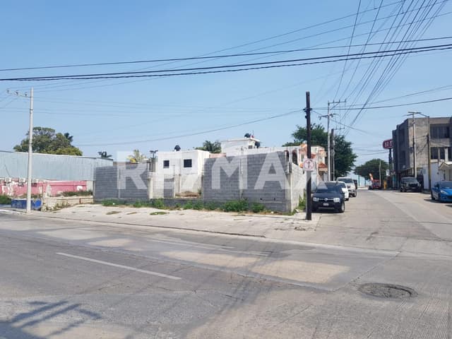 TERRENO EN RENTA