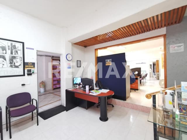 CASA 474m2 / 4 AUTOS / ADAPTADA COMO OFICINA