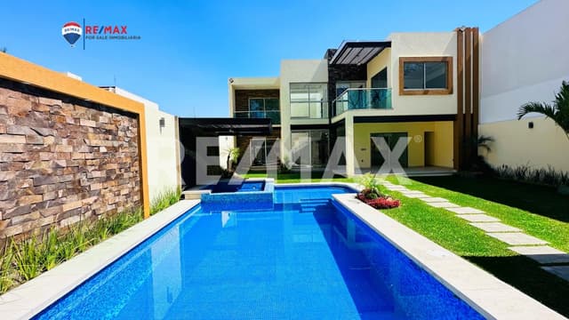 Venta de casa sola en Vista Hermosa, Cuernavaca, Morelos...Clave 4335
