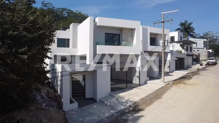 Residencia totalmente nueva en VENTA