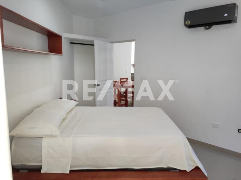En renta departamento amueblado en excelente zona del centro de tulum. 