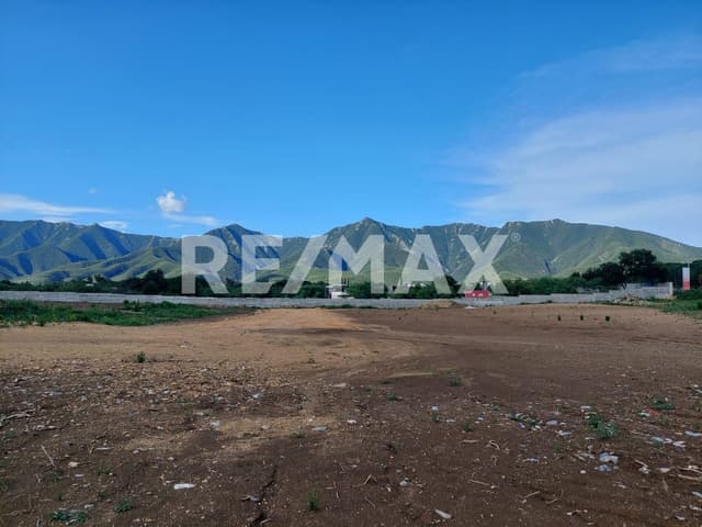 Terreno de 469.124 m2, Lote residencial Campestre con todos los servicios en Santiago N.L. 