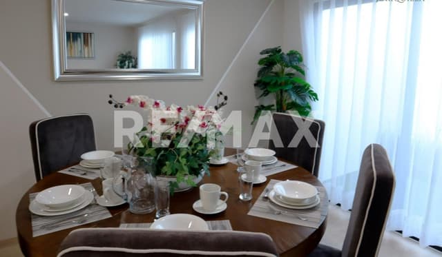 CASA EN VENTA EN SAN ISIDRO JURIQUILLA 