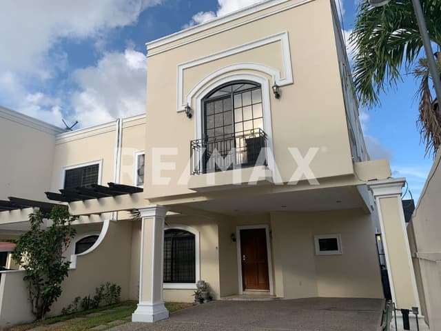 CASA EN VENTA COLONIA PETROLERA