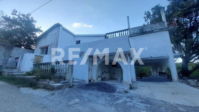 Casa de 3,000 m2 en venta, San Francisco, Santiago N.L. México.