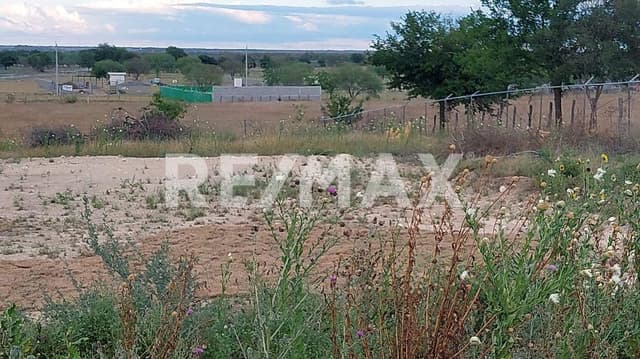 Renta terreno frente libramiento Allende a Cadereyta - todo o en partes. N.L. México.