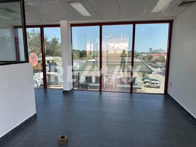 OFICINA COMERCIAL EN RENTA