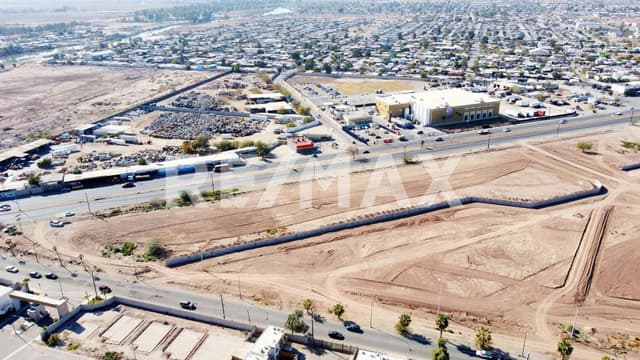 TERRENO COMERCIAL EN VENTA 