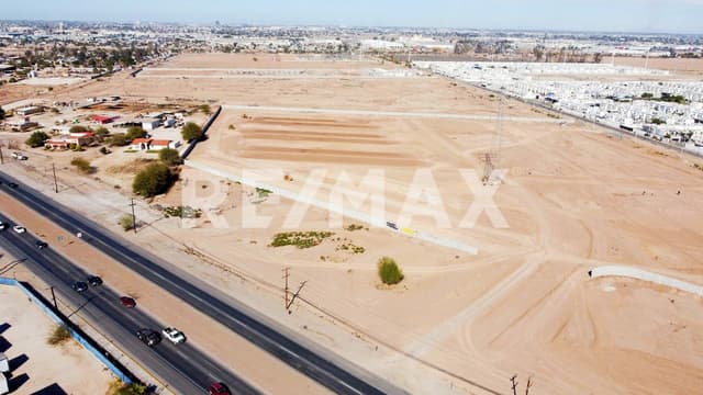 TERRENO COMERCIAL EN RENTA