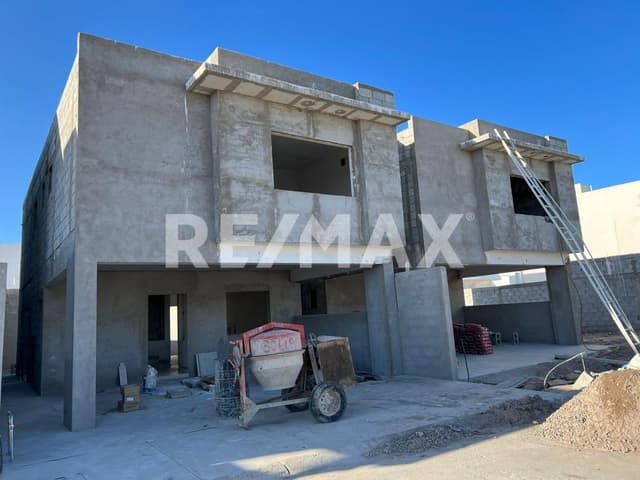 CASA EN VENTA EN VIÑEDOS