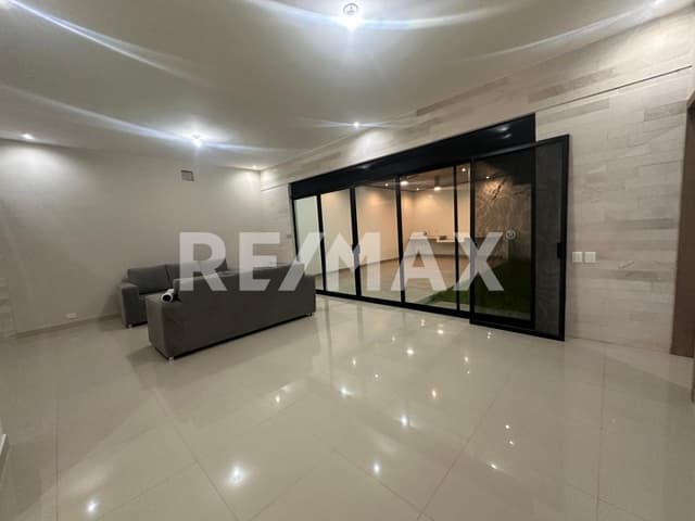 CASA EN VENTA EN VIÑEDOS