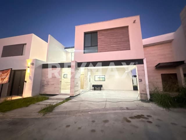 CASA EN VENTA EN VIÑEDOS