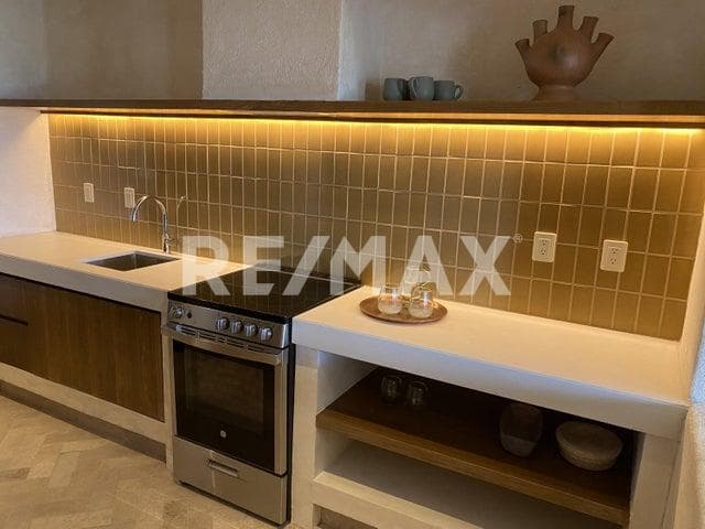 CASA NIMA 3400 - MLS# 23-2926