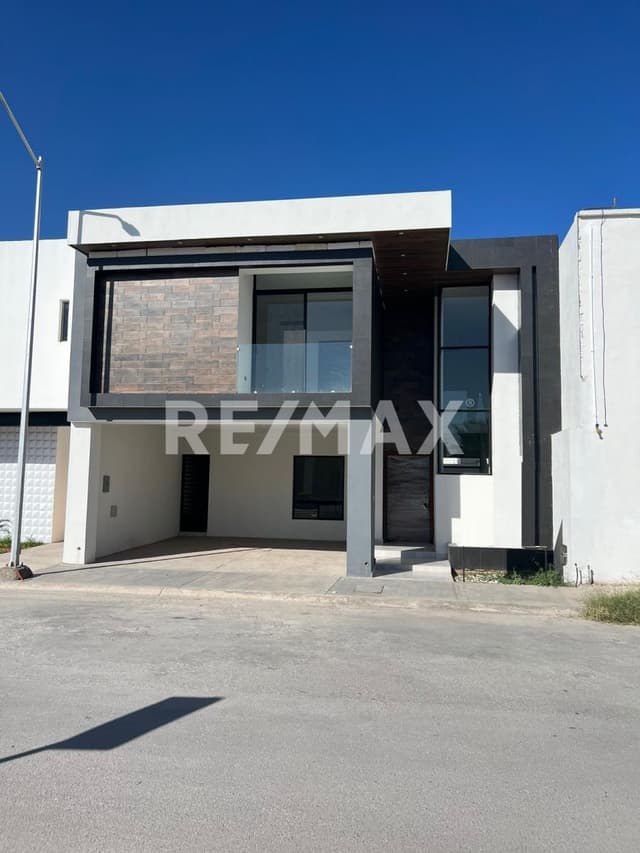 CASA EN VENTA EN VIÑEDOS