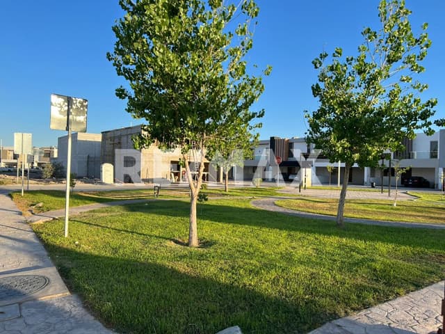 CASA EN VENTA EN LOS VIÑEDOS