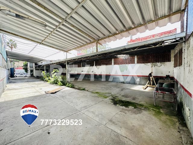 Venta de terreno comercial sobre Av. Emiliano Zapata, Cuernavaca, Morelos...Clave 4410