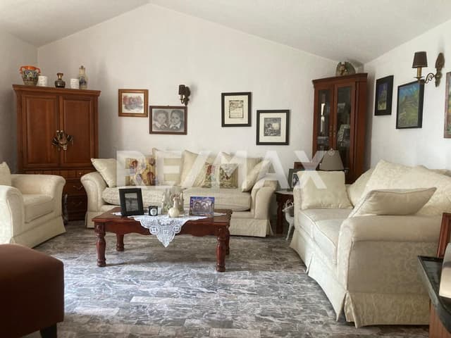 Casa en Venta en Vista del Valle, Naucalpan, Edo. de México
