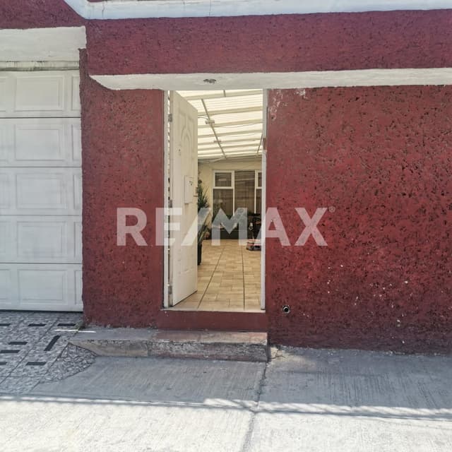 CASA EN VENTA EN ZINACANTEPEC