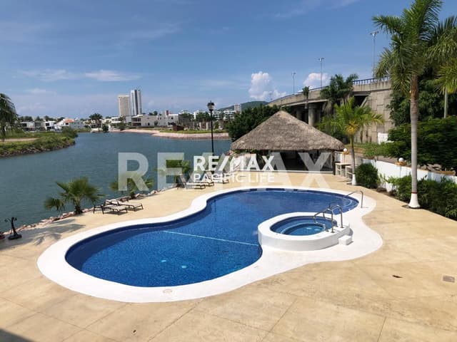 CONDOMINIO EN VENTA EN VISTAS DE LA MARINA
