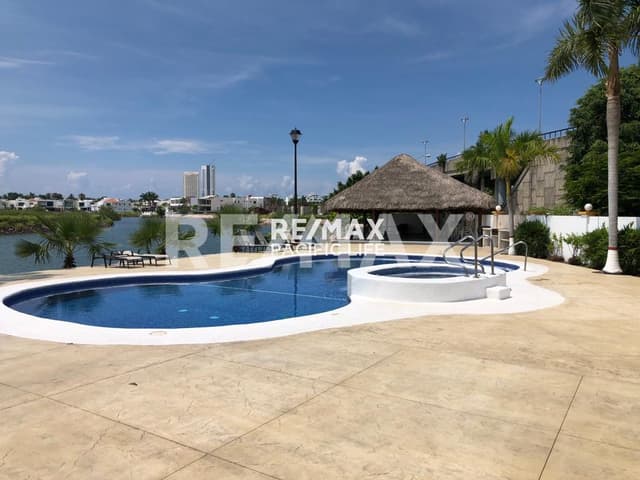 CONDOMINIO EN VENTA EN VISTAS DE LA MARINA