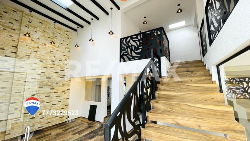Venta de casa en Fraccionamiento, Ahuatlán Tzompantle, Cuernavaca...Clave 4427