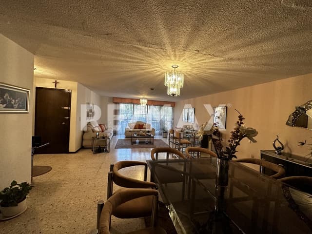 Casa en Jardines del Country de una planta