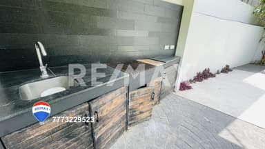 property image preview0