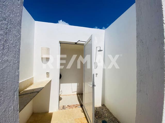 Condo de 2 Recamaras en Venta en el Centro de Playa del Carmen