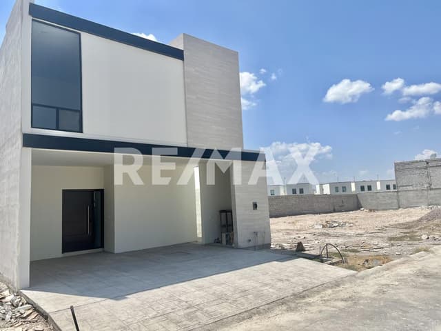 CASA EN VENTA EN NOAS EN QUINTAS LA CIMA 2
